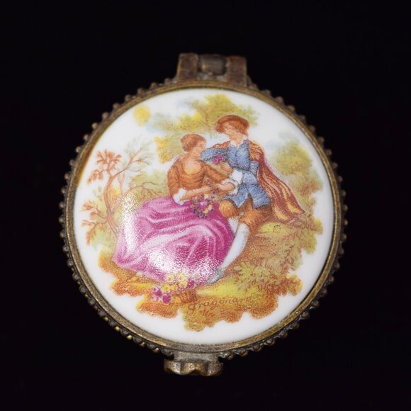 Vintage Golden Peak Courting Couple Pill Box Porcelain Small Renaissance Floral - Picture 9 of 13